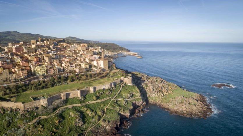 Romantic Loft With Jacuzzi In The Castle Castelsardo Exterior photo